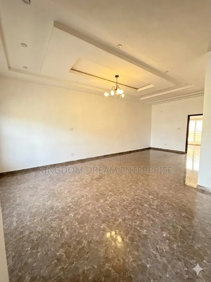 Mini Flat in Vgc for rent