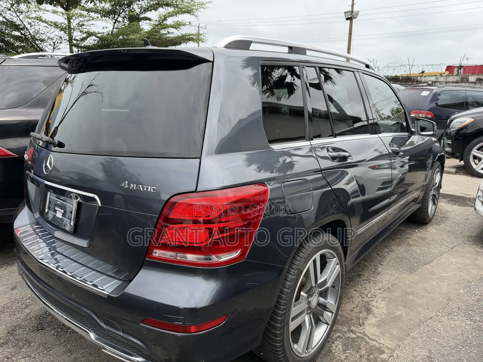 Mercedes-Benz GLK-Class Base GLK 350 4dr AWD 4MATIC (3.5L 6cyl 7A) 2015