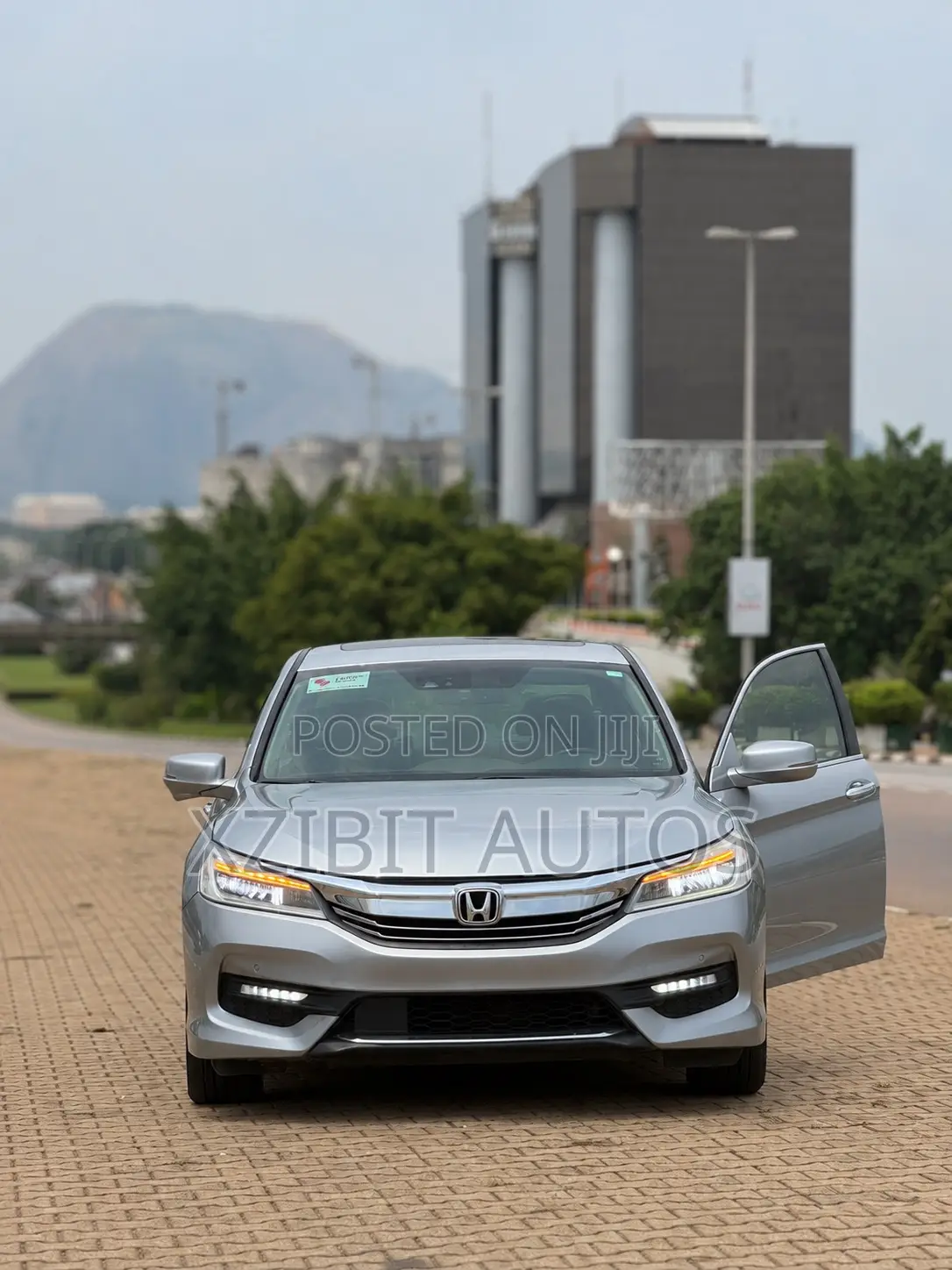 Honda Accord Touring V6 4dr Sedan FWD (3.5L 6cyl 6A) 2017 Silver