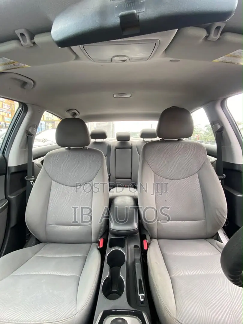 Hyundai Elantra GLS Sedan FWD (1.8L 4cyl 6M) 2013 Black