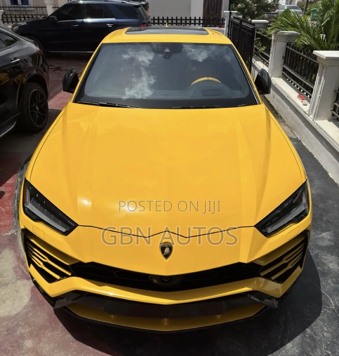 Lamborghini Urus Base 4dr AWD 2020 Yellow