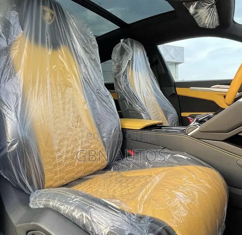 Lamborghini Urus Base 4dr AWD 2020 Yellow