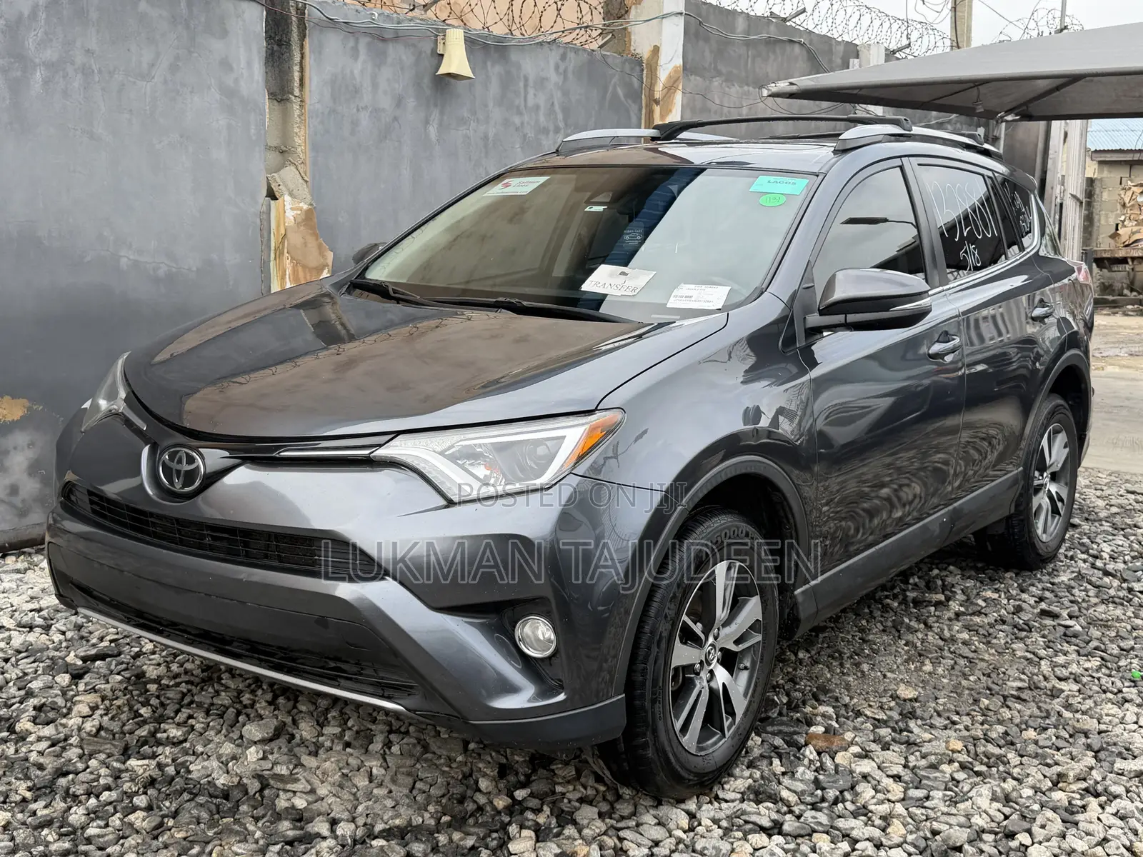 Toyota RAV4 XLE 4dr SUV (2.5L 4cyl 6A) 2018 Gray