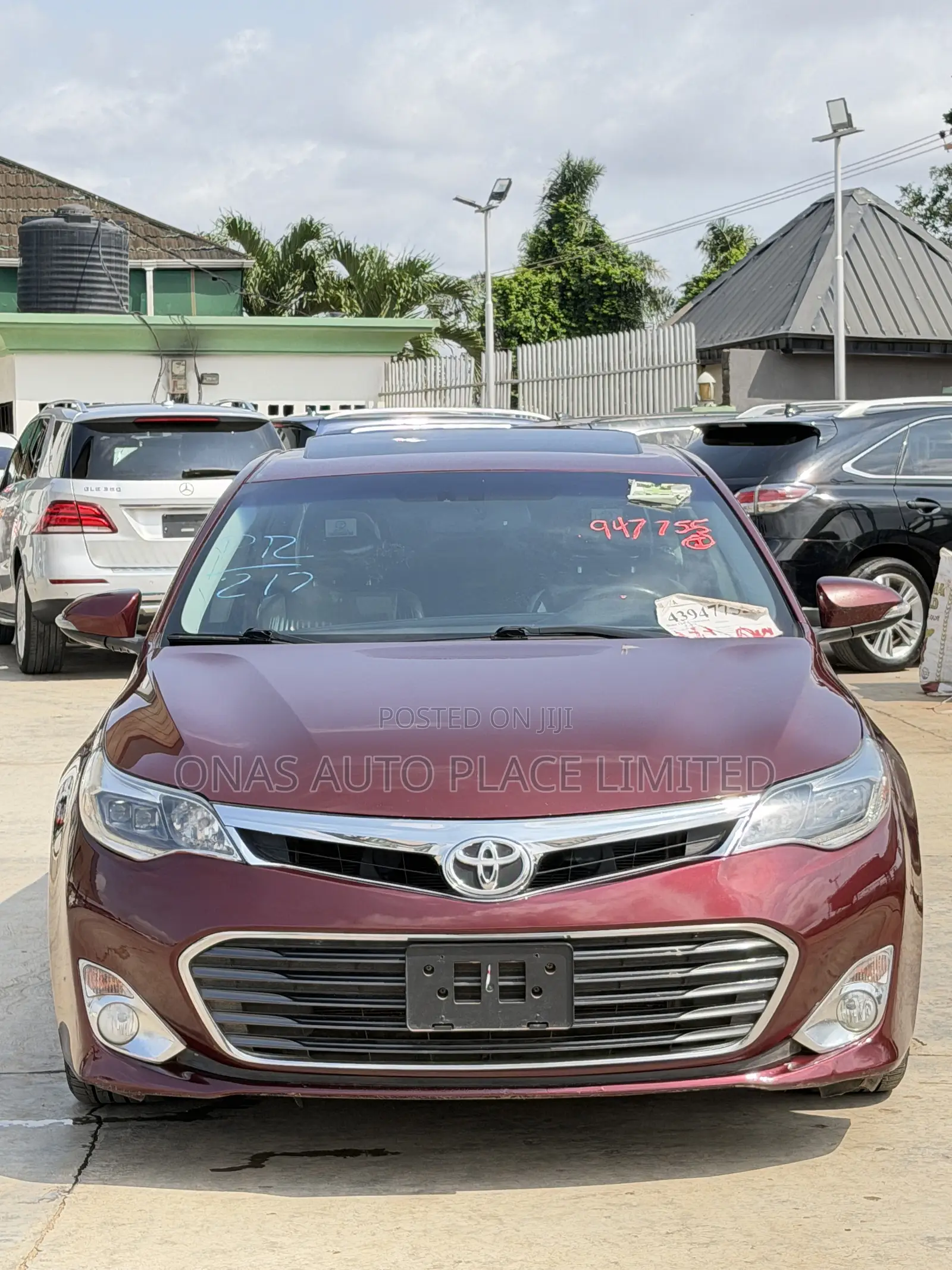 Toyota Avalon Limited Sedan FWD (3.5L 6cyl 6A) 2013 Burgundy