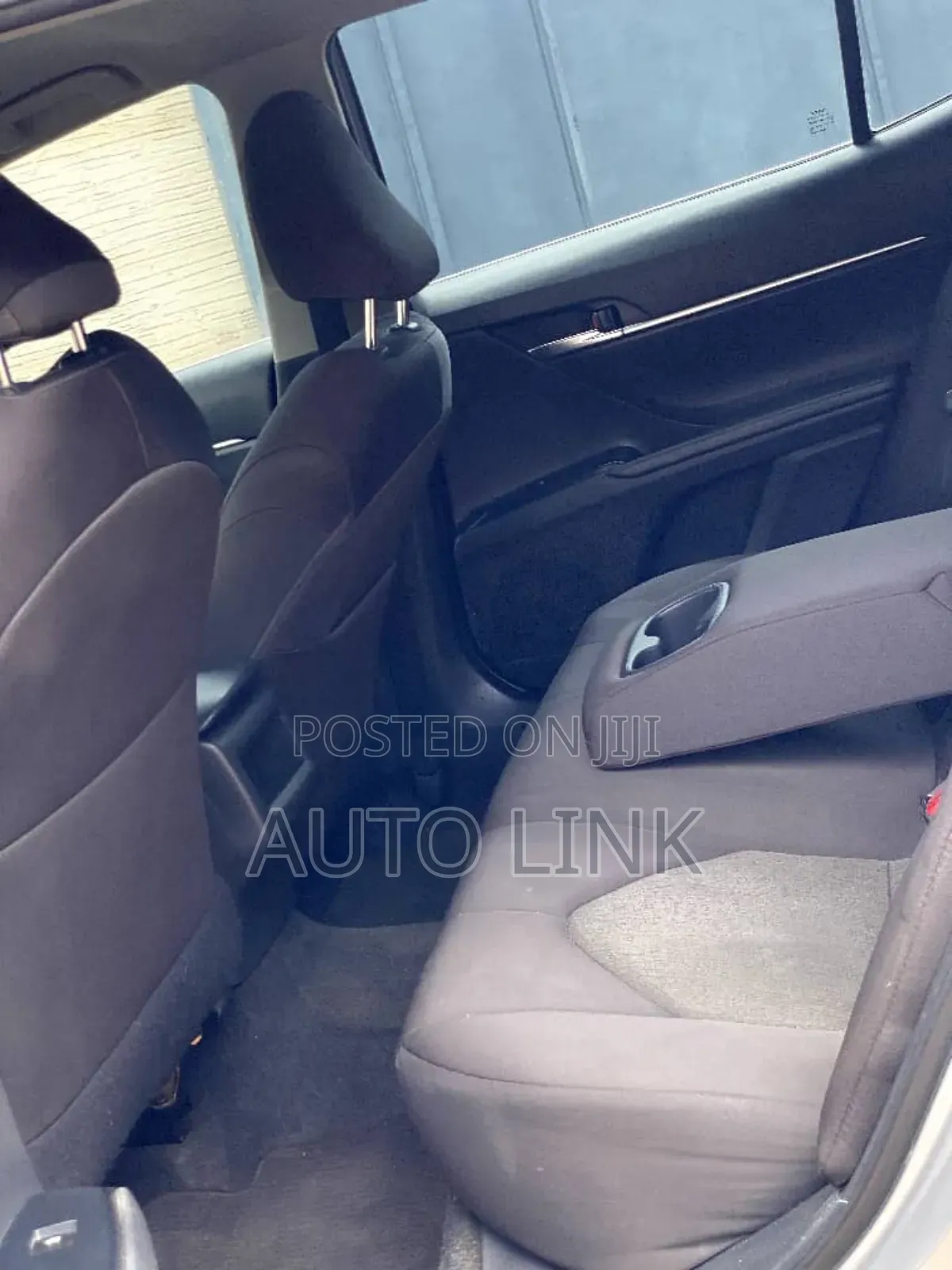 Toyota Camry L FWD (2.5L 4cyl 8AM) 2018 Silver