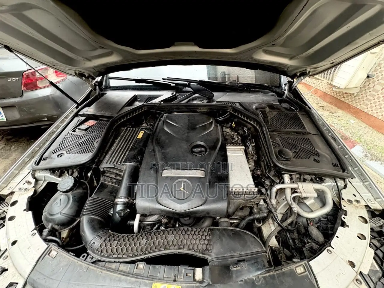 Mercedes-Benz C300 2017 Silver