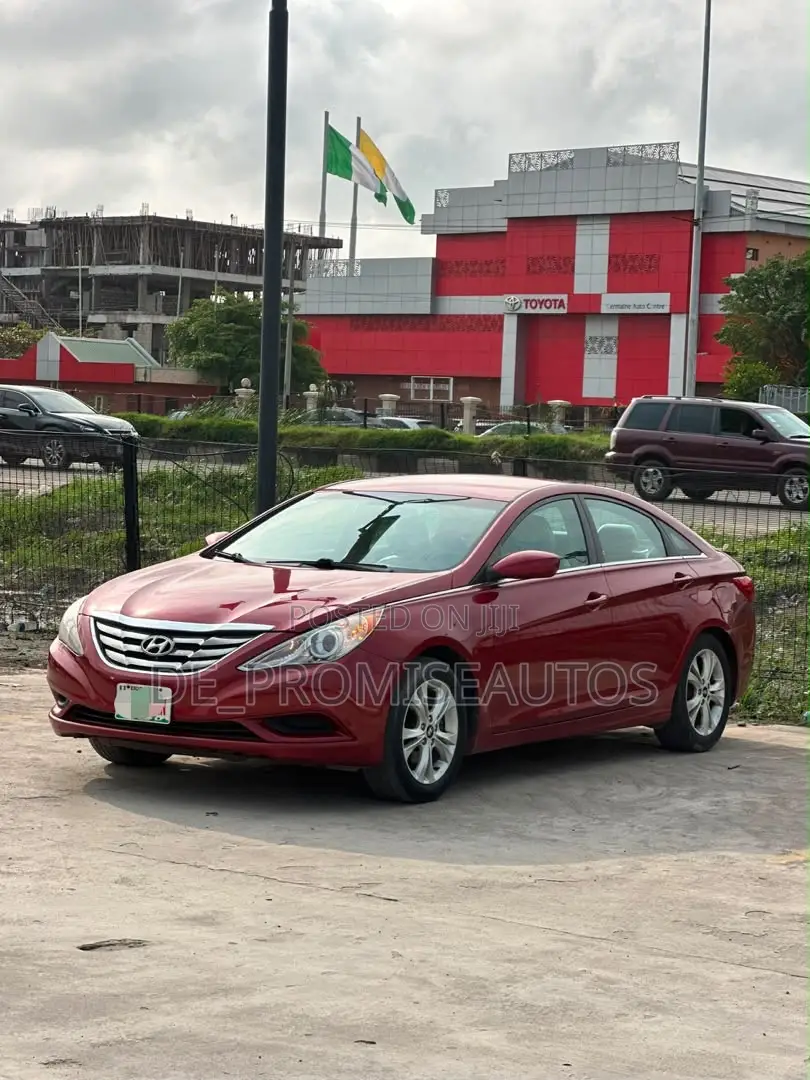 Hyundai Sonata 2010 Red