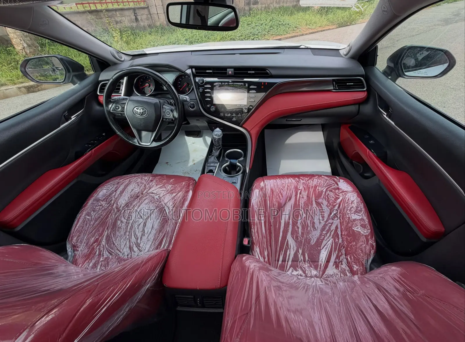 Toyota Camry 2019 White