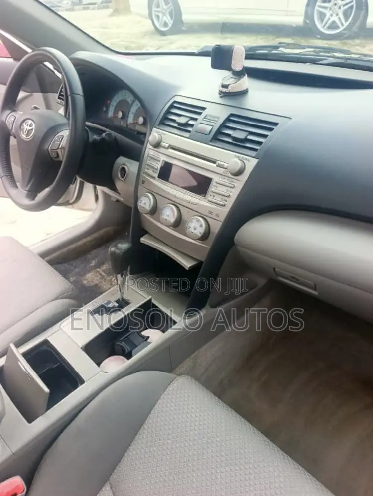 Toyota Camry 2011 Silver