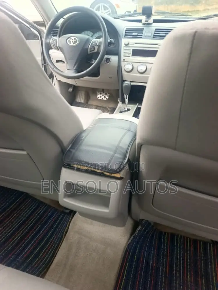 Toyota Camry 2011 Silver