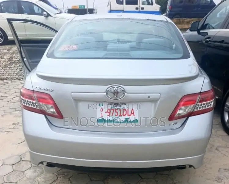 Toyota Camry 2011 Silver