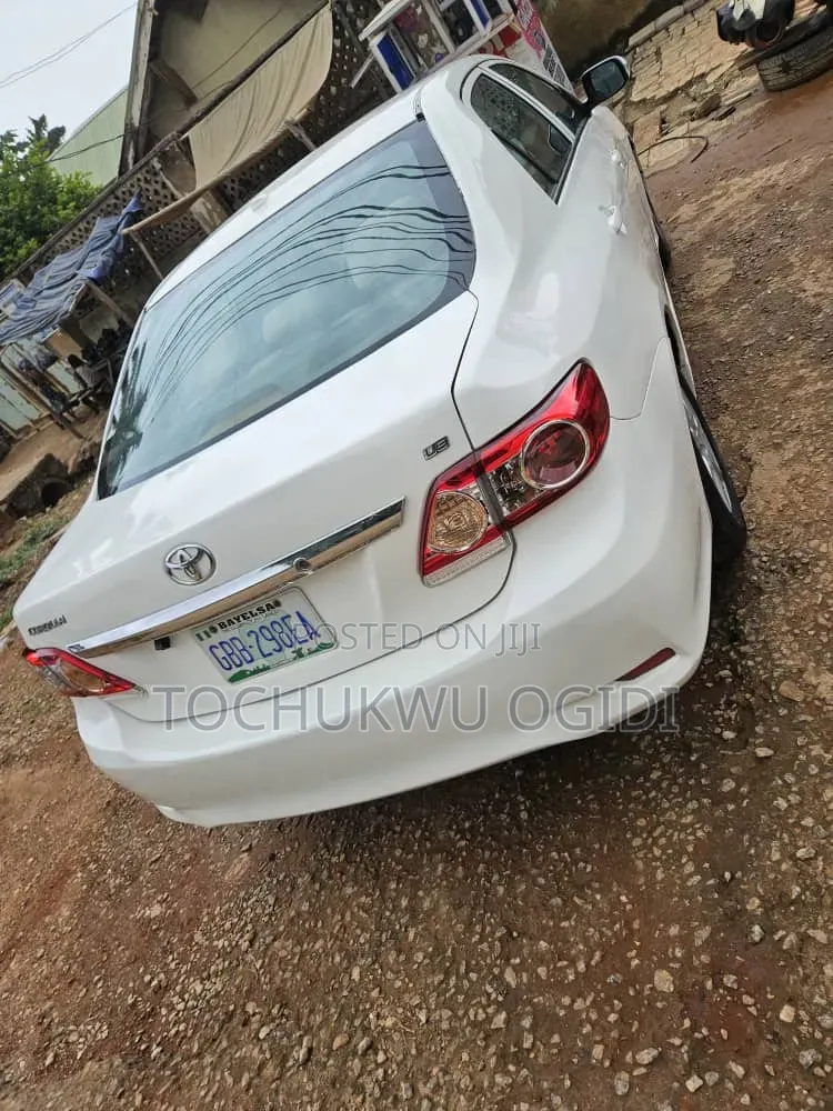 Toyota Corolla 2010 White