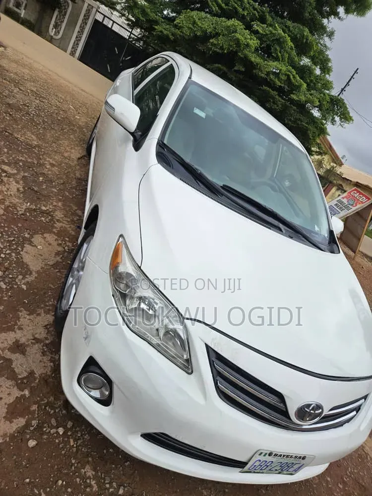 Toyota Corolla 2010 White