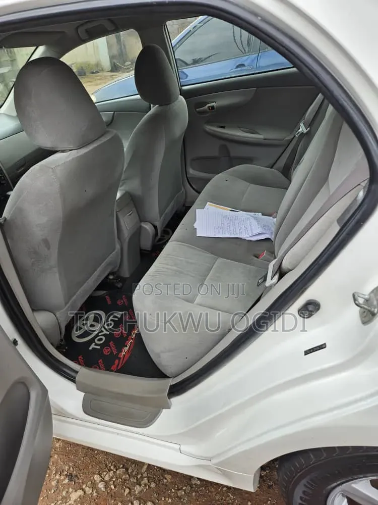 Toyota Corolla 2010 White