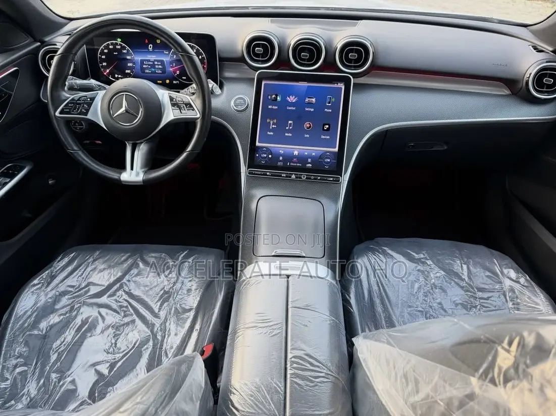Mercedes-Benz C300 2024 White