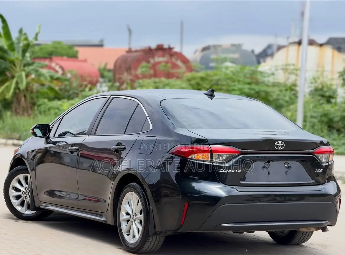 Toyota Corolla XLE 2020 Black