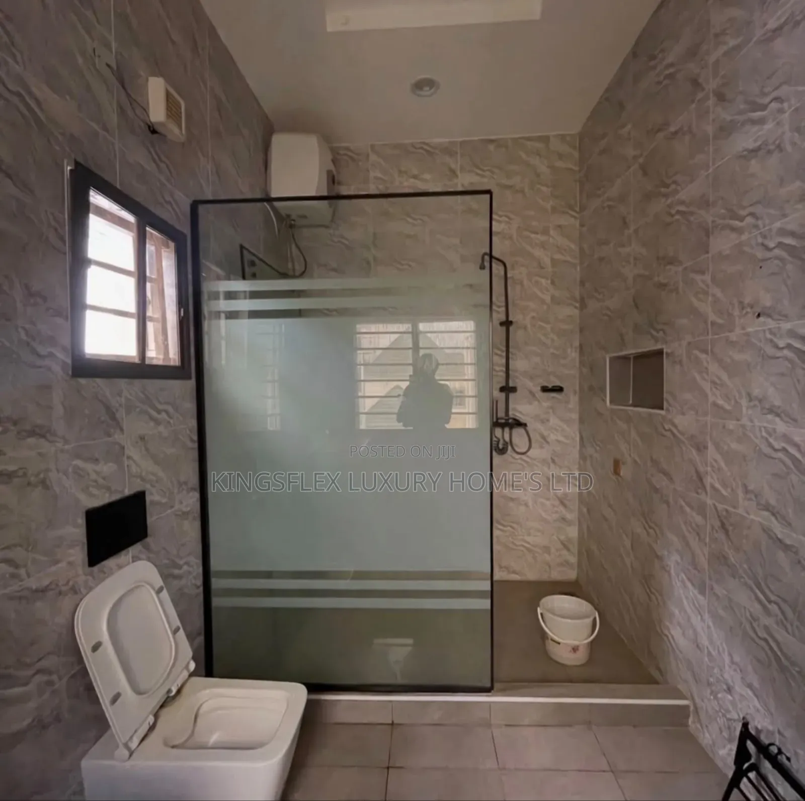 5bdrm Duplex in Estate, Sabon Lugbe for sale