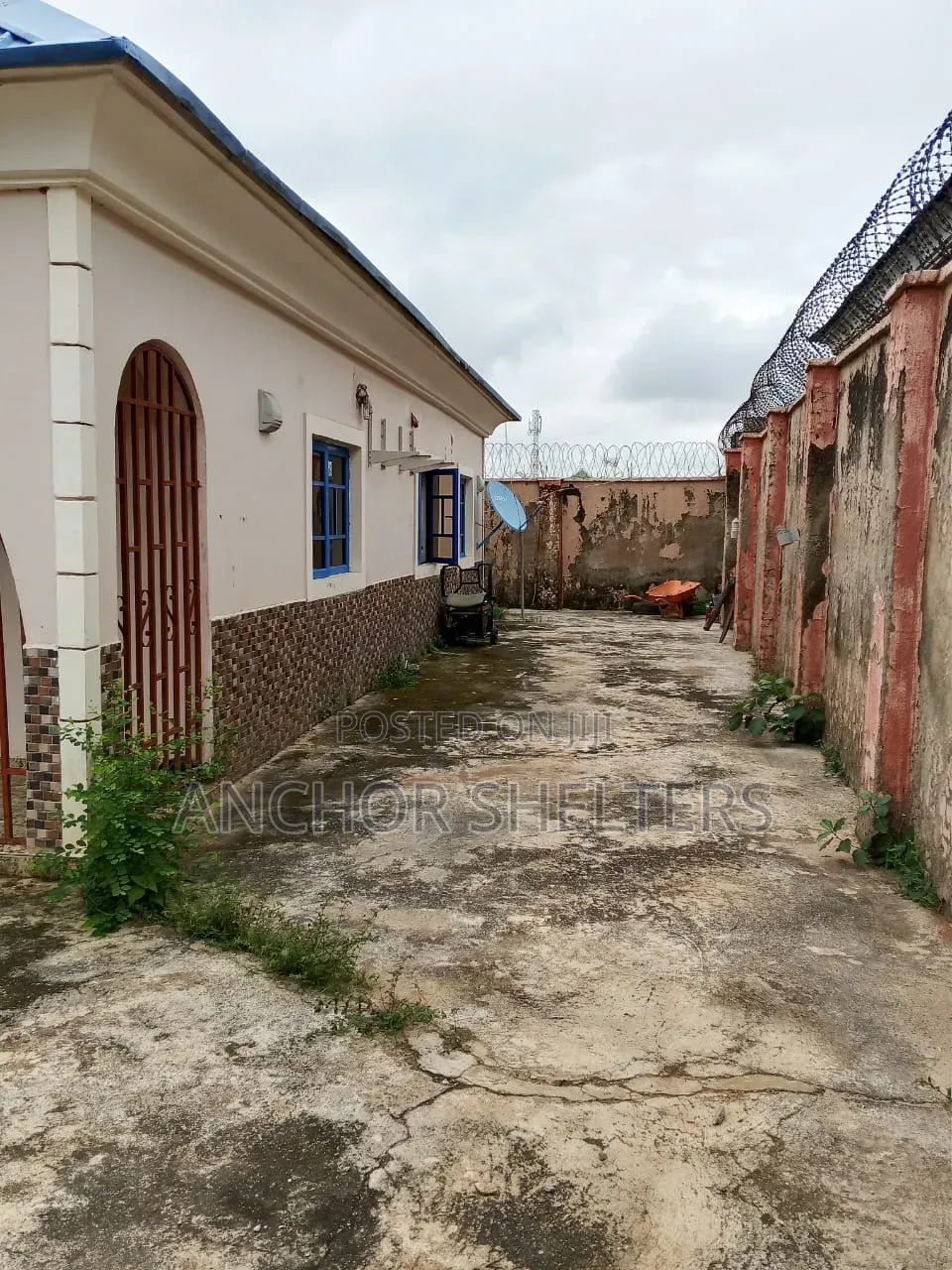 3bdrm Bungalow in 1000 Unit Pegi Kuje for sale