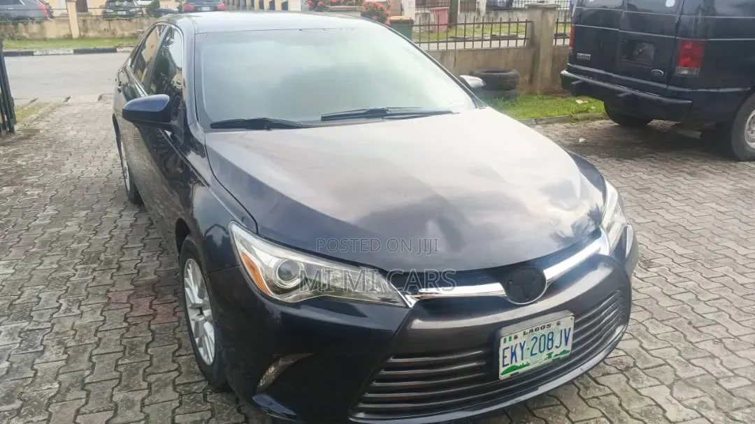 Toyota Camry 2016 Blue
