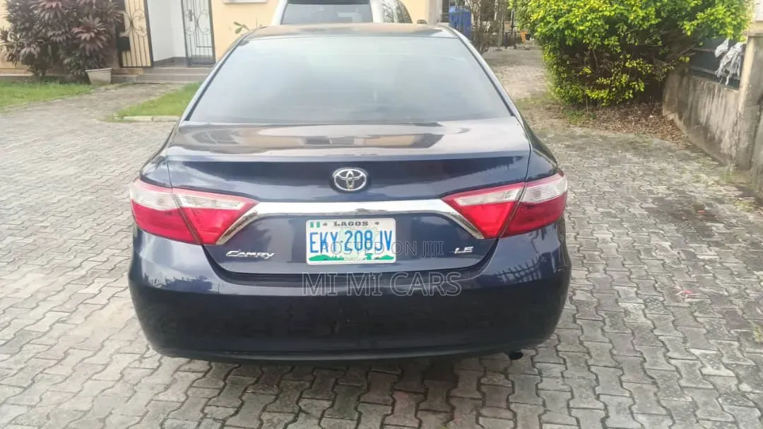 Toyota Camry 2016 Blue