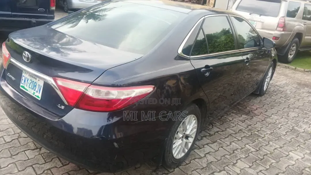Toyota Camry 2016 Blue