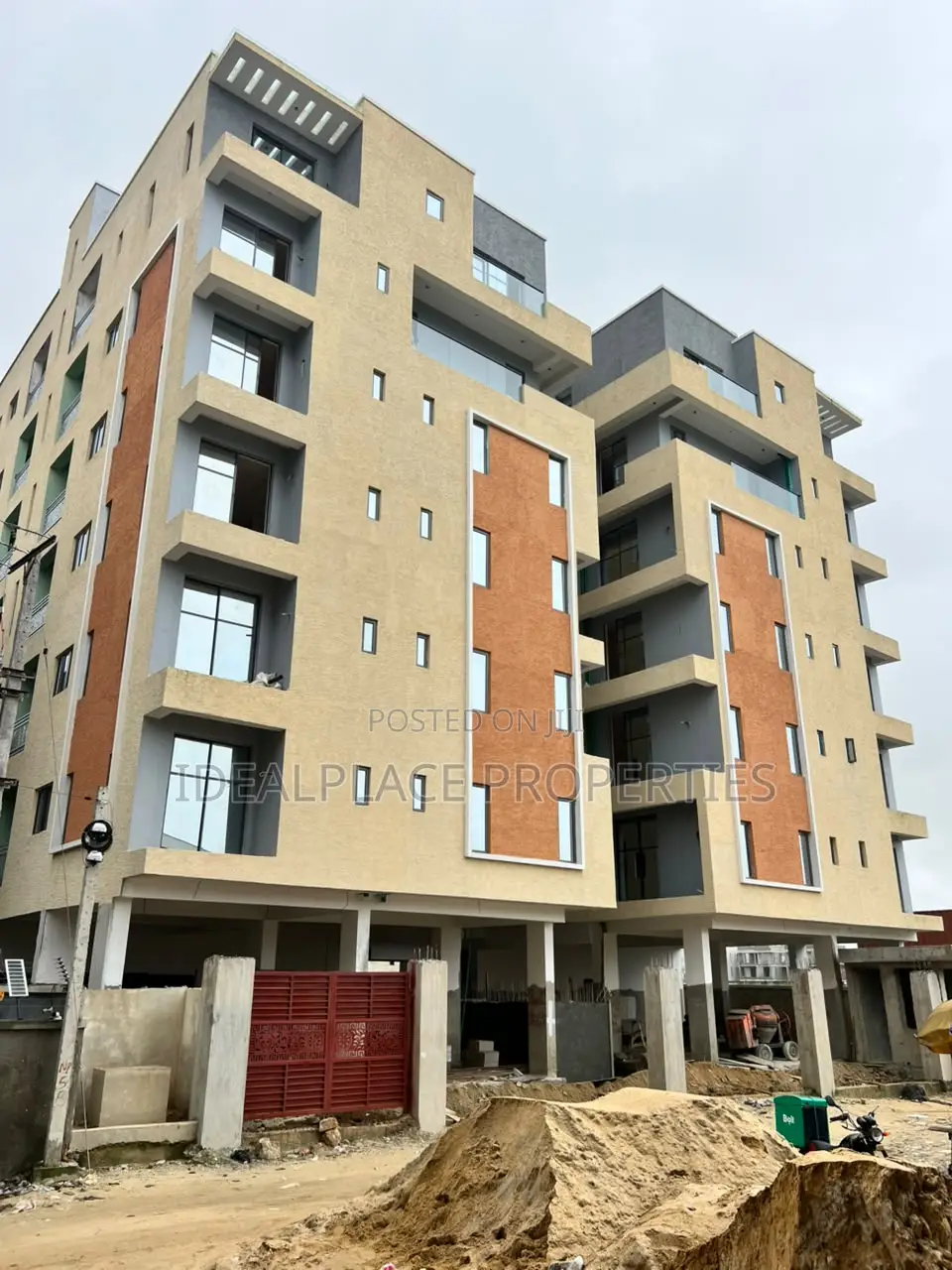 2bdrm Apartment in Lekki Phase 1 for sale