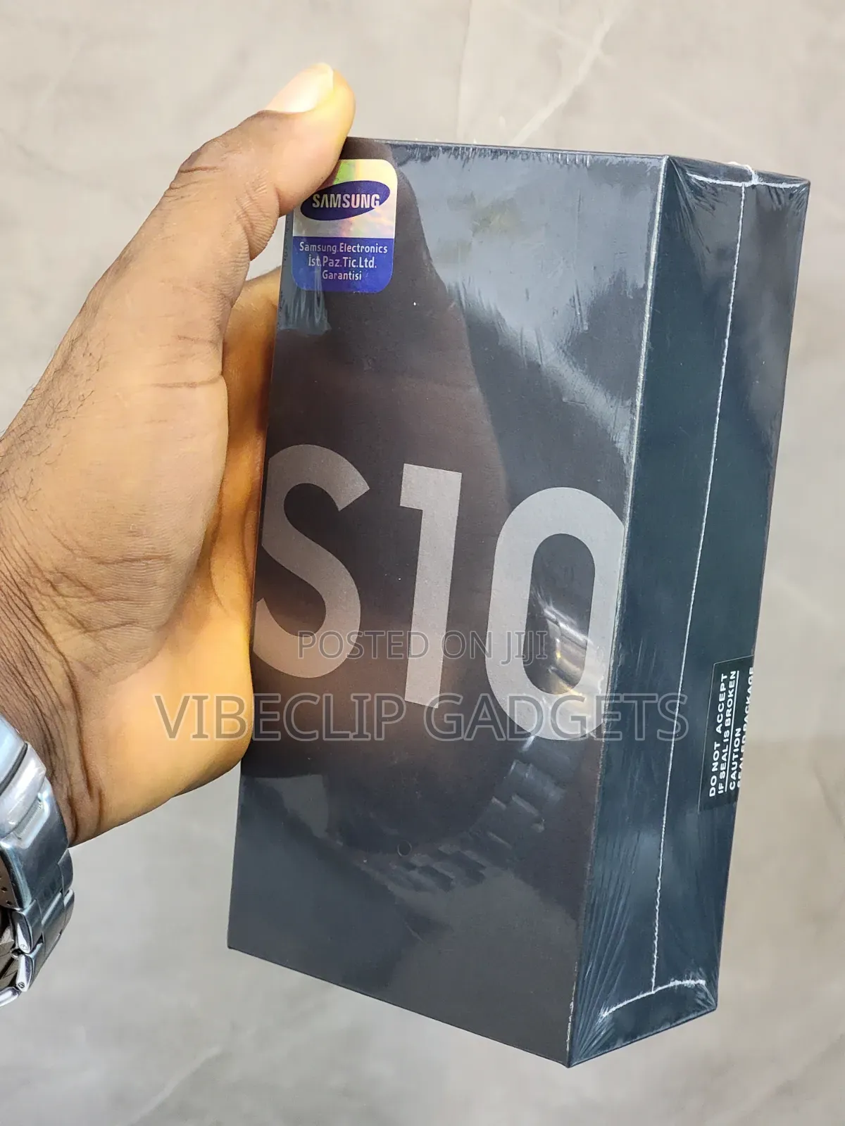 New Samsung Galaxy S10 128 GB Black