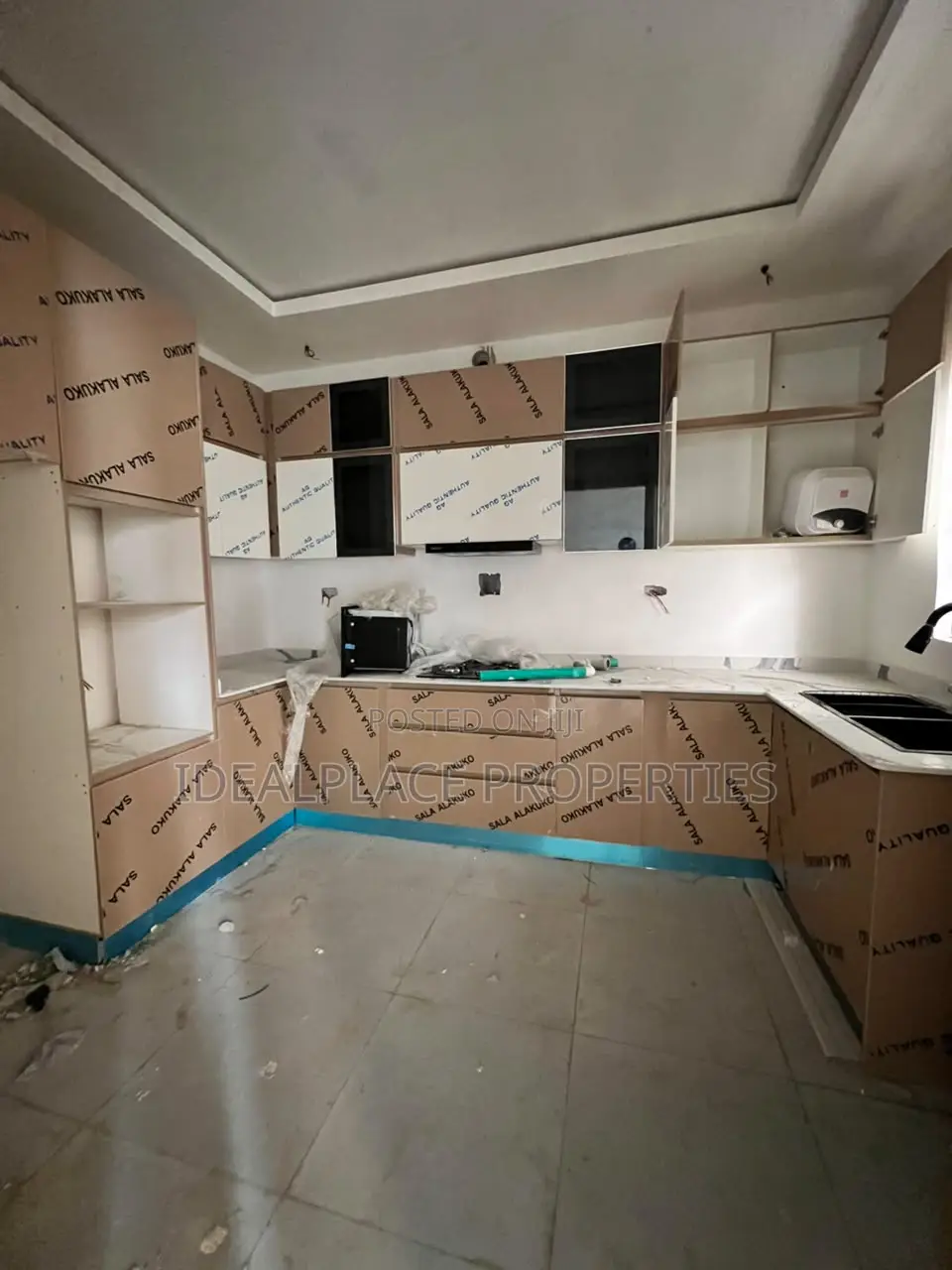 2bdrm Apartment in Lekki Phase 1 for sale