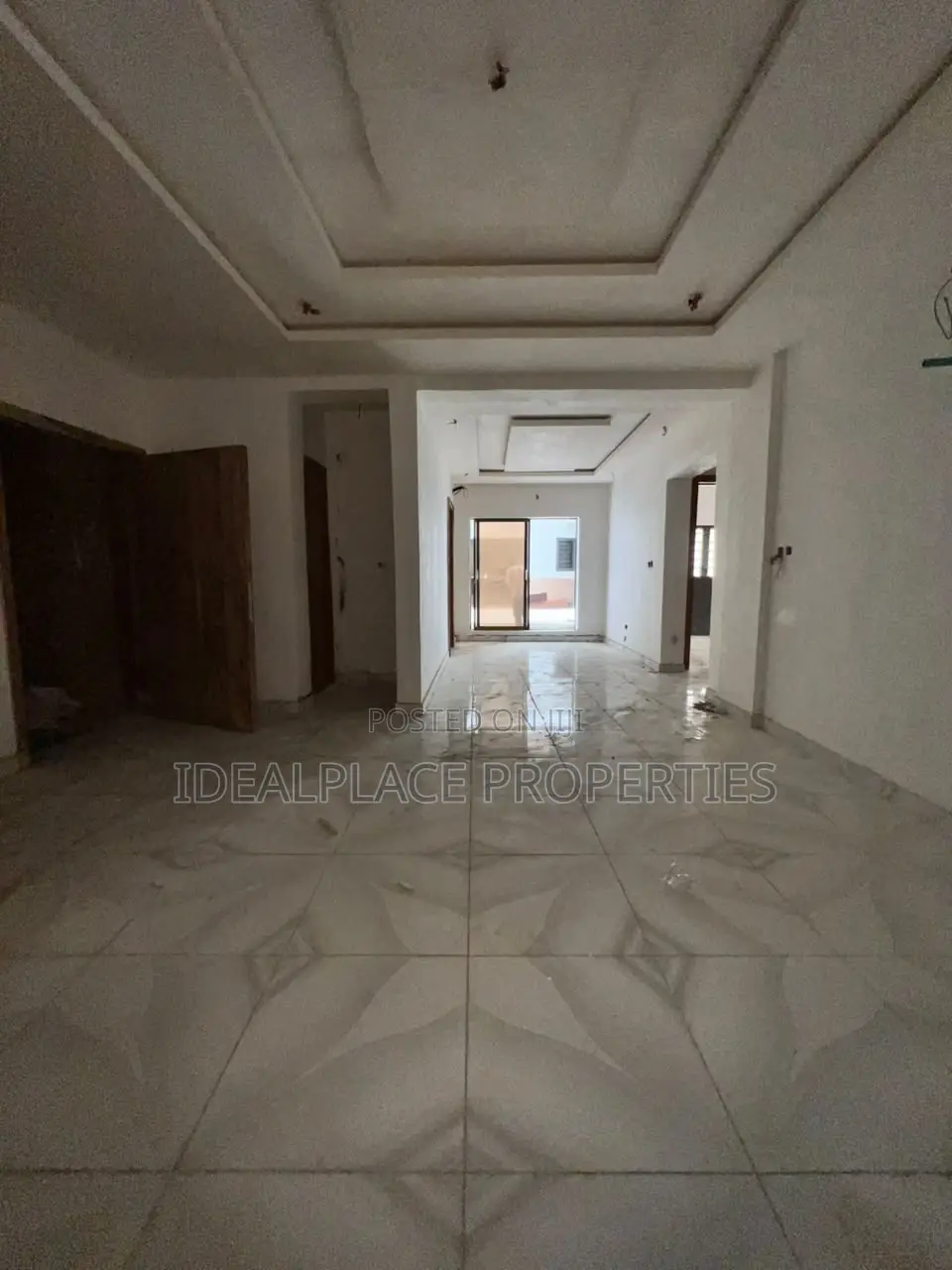 2bdrm Apartment in Lekki Phase 1 for sale