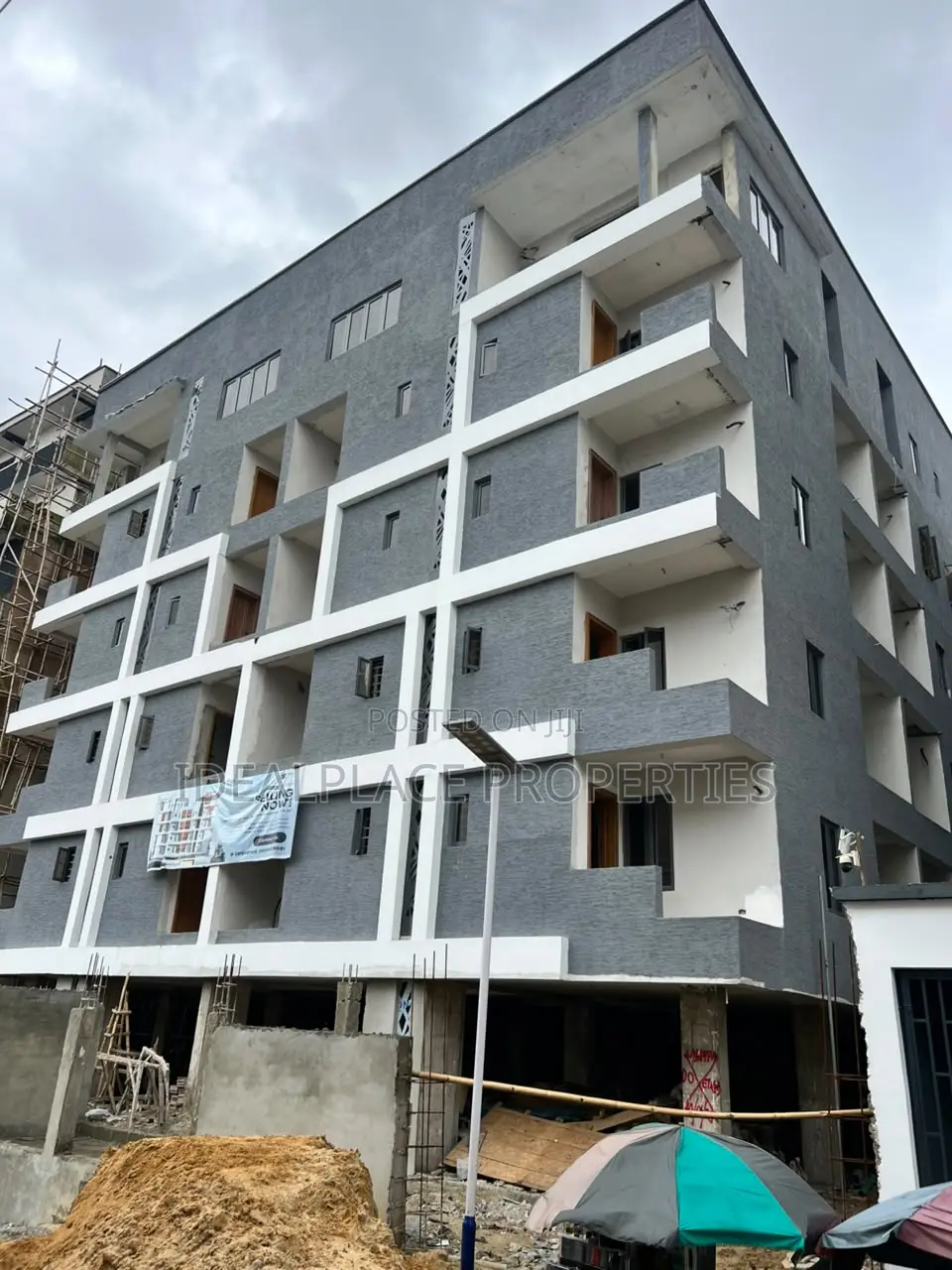 2bdrm Apartment in Lekki Phase 1 for sale