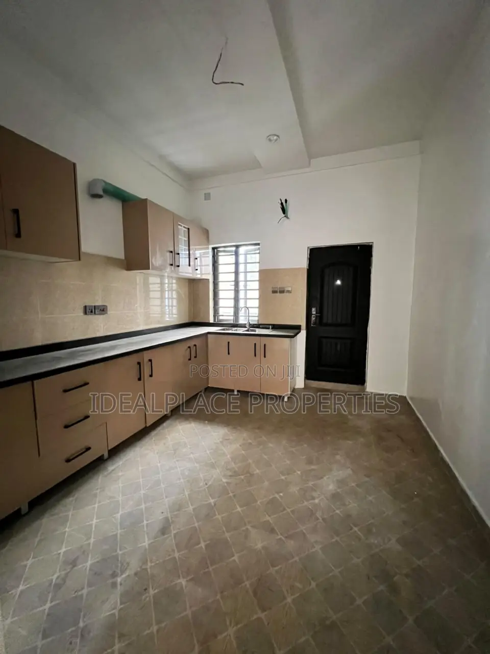 4bdrm Townhouse/Terrace in Ikate for sale