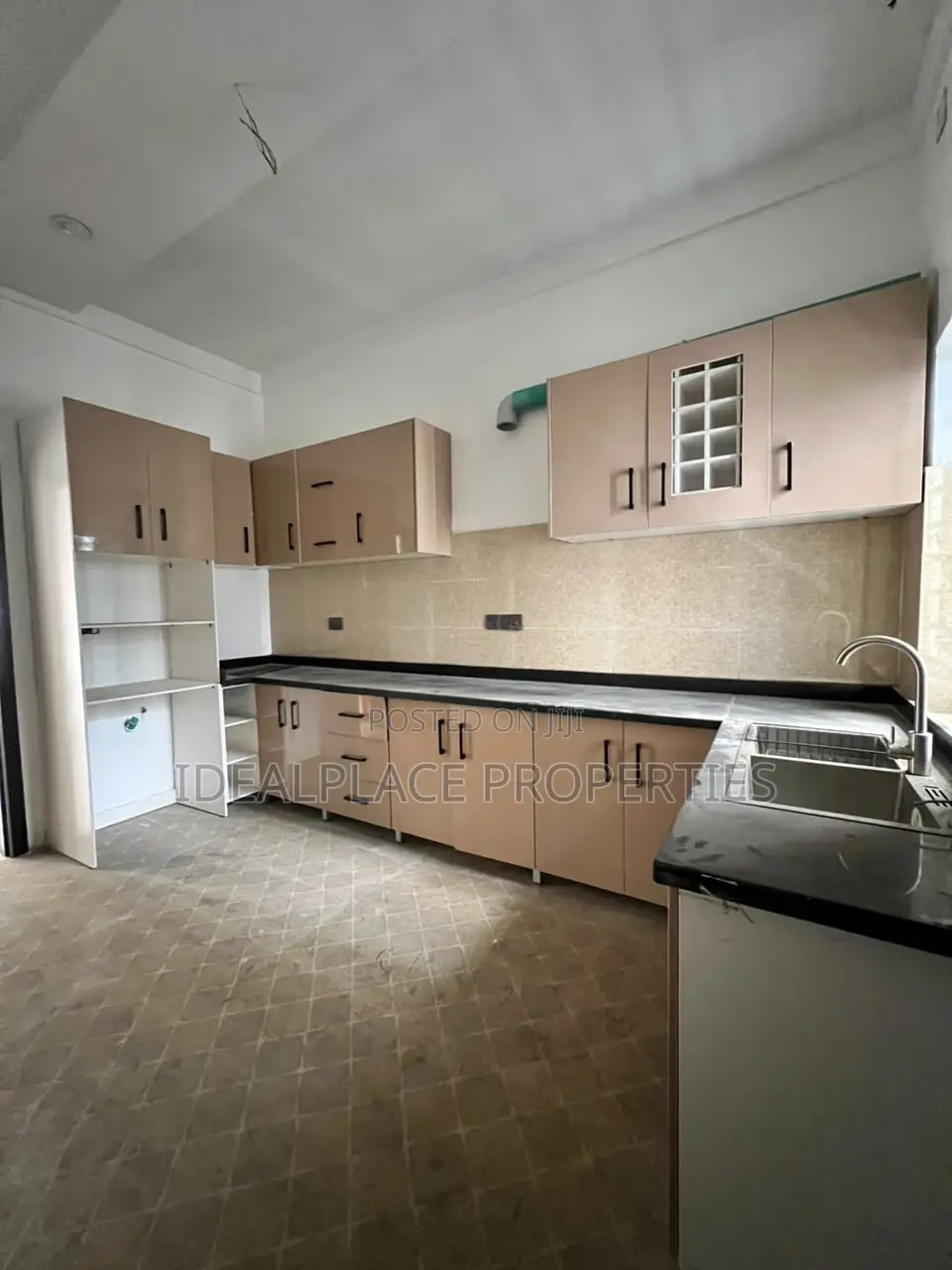 4bdrm Townhouse/Terrace in Ikate for sale