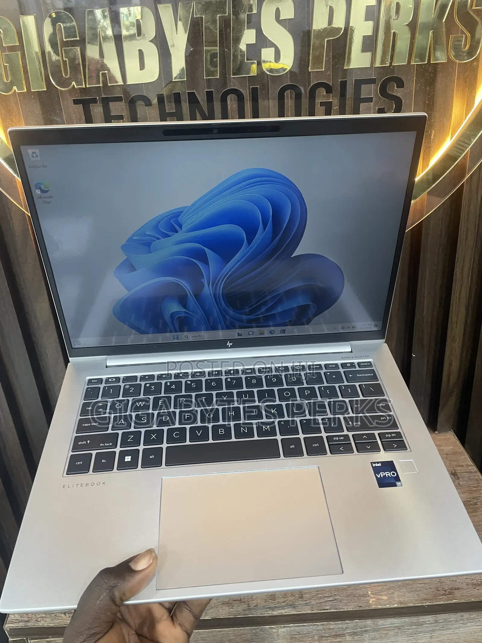 Laptop HP EliteBook 840 G10 16GB Intel Core i7 SSD 512GB