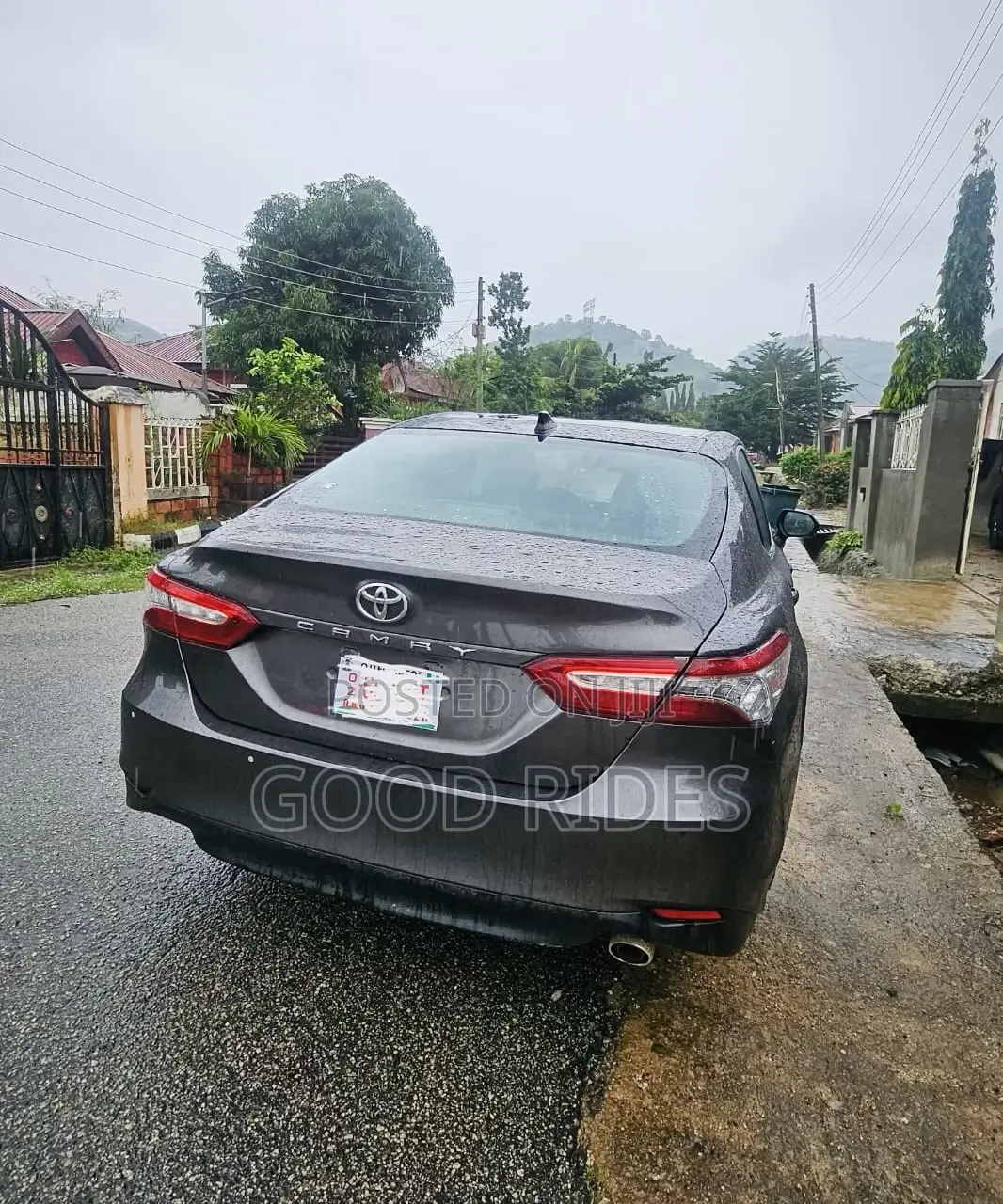 Toyota Camry XLE FWD (2.5L 4cyl 8AM) 2018 Gray
