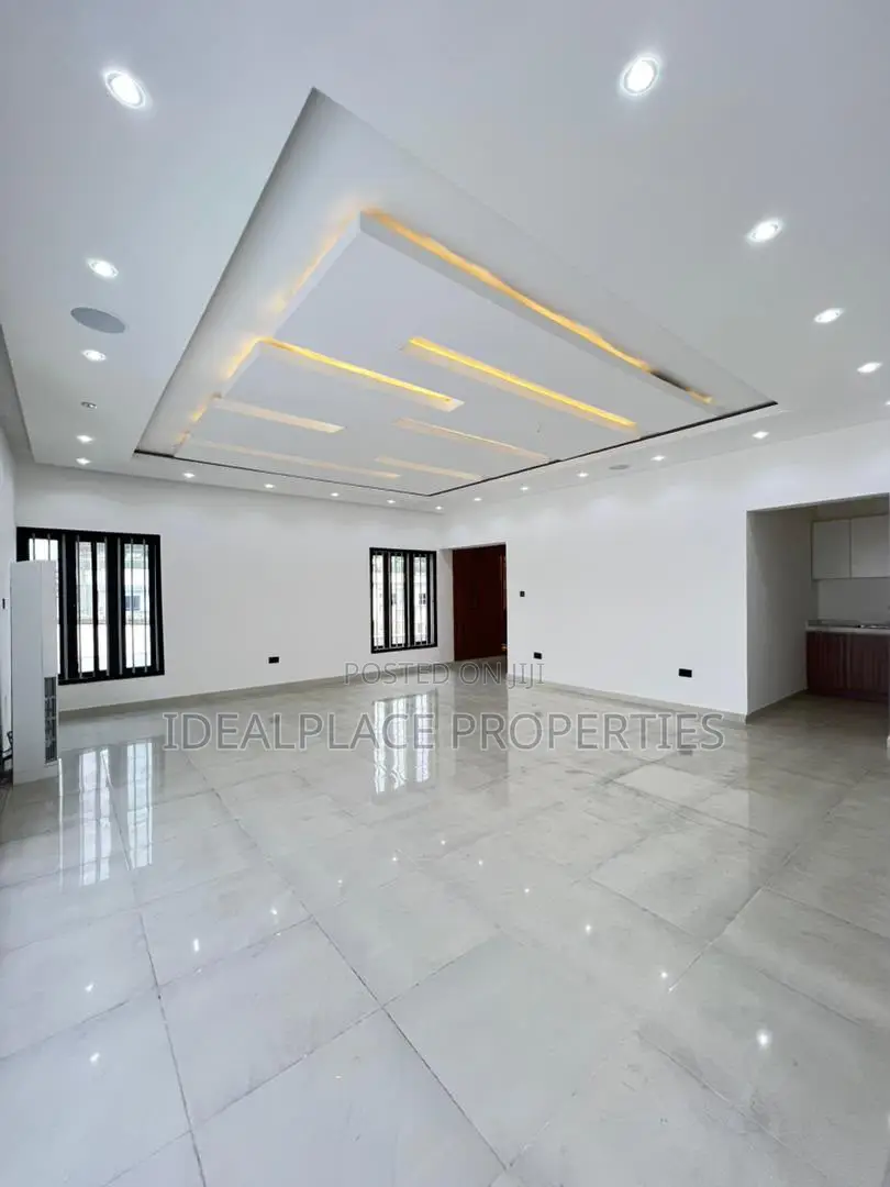 5bdrm Duplex in Lekki Phase 1 for sale