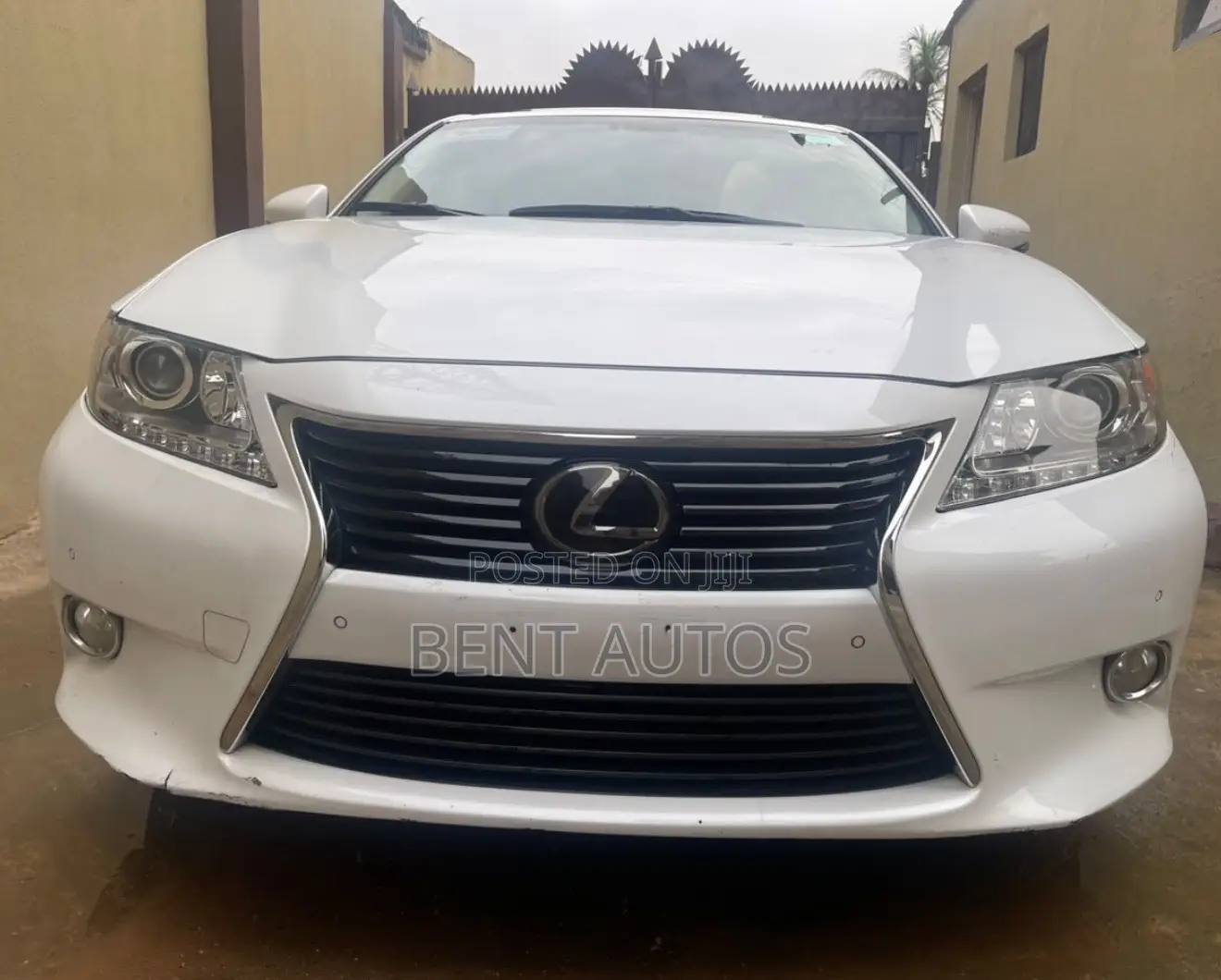 Lexus ES 350 FWD 2014 White