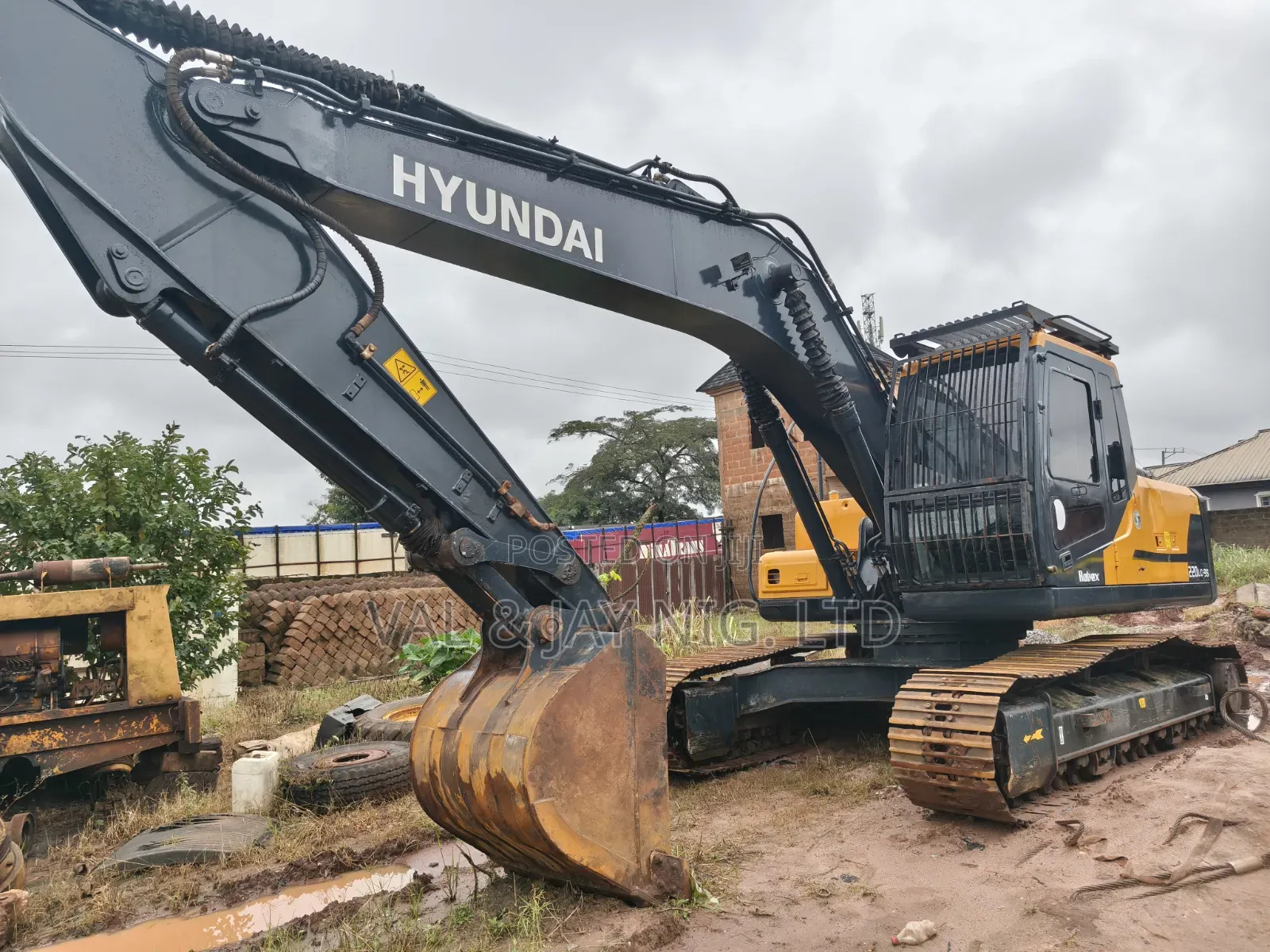 Hyundai Excavator 220 LC 9S - Foreign Use