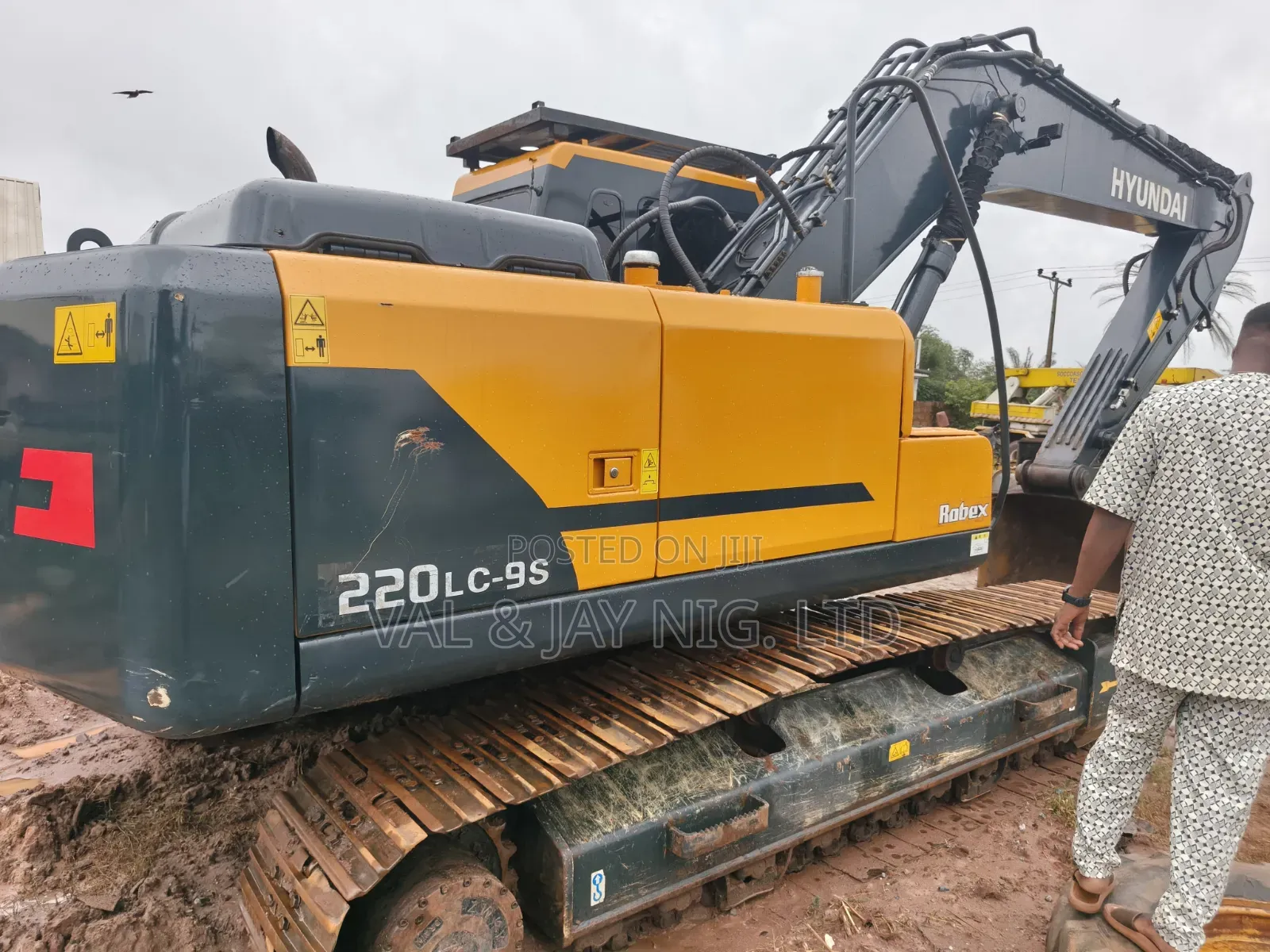 Hyundai Excavator 220 LC 9S - Foreign Use