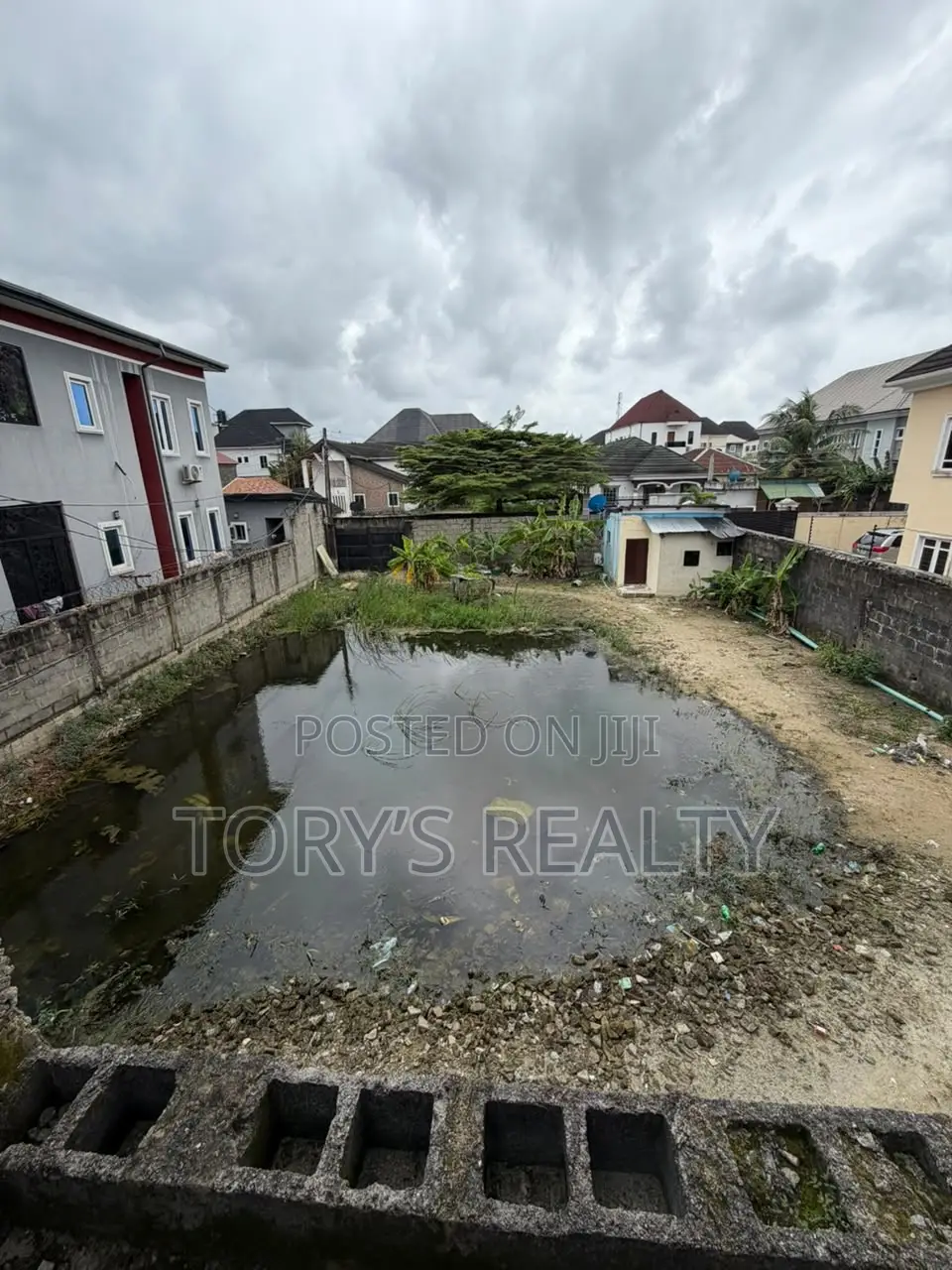 6bdrm Block of Flats in Sangotedo for sale