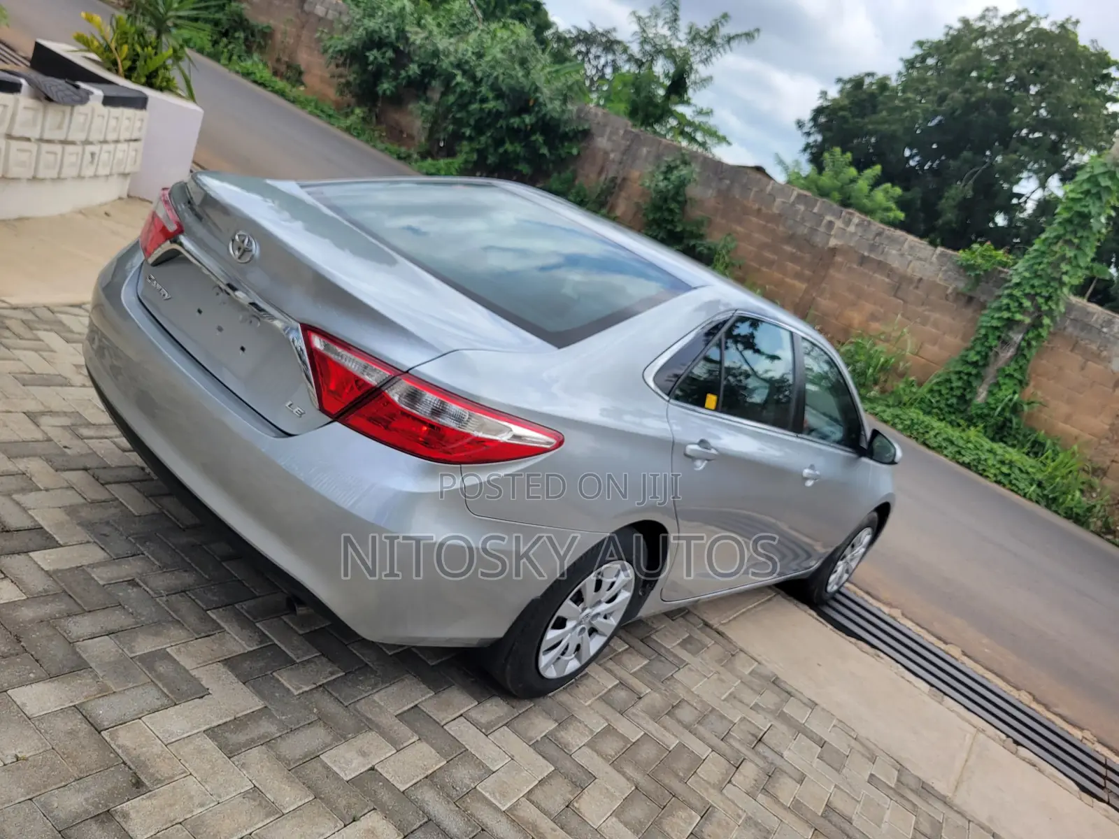 Toyota Camry LE 4dr Sedan (2.5L 4cyl 6A) 2017 Silver