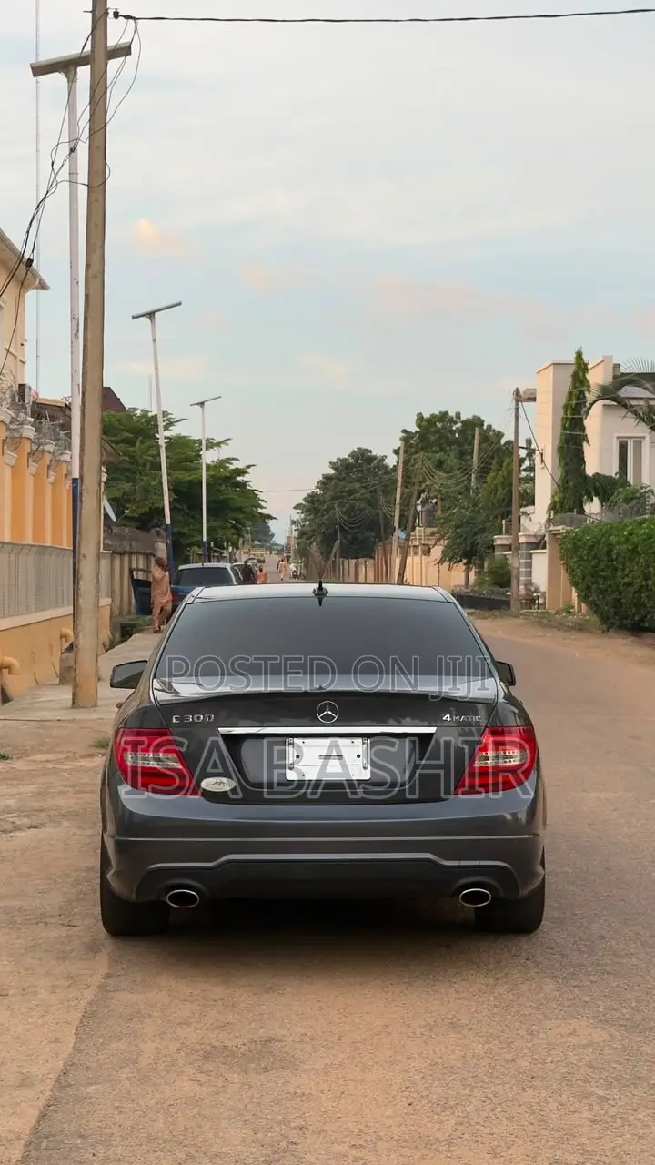 Mercedes-Benz C300 2013 Gray
