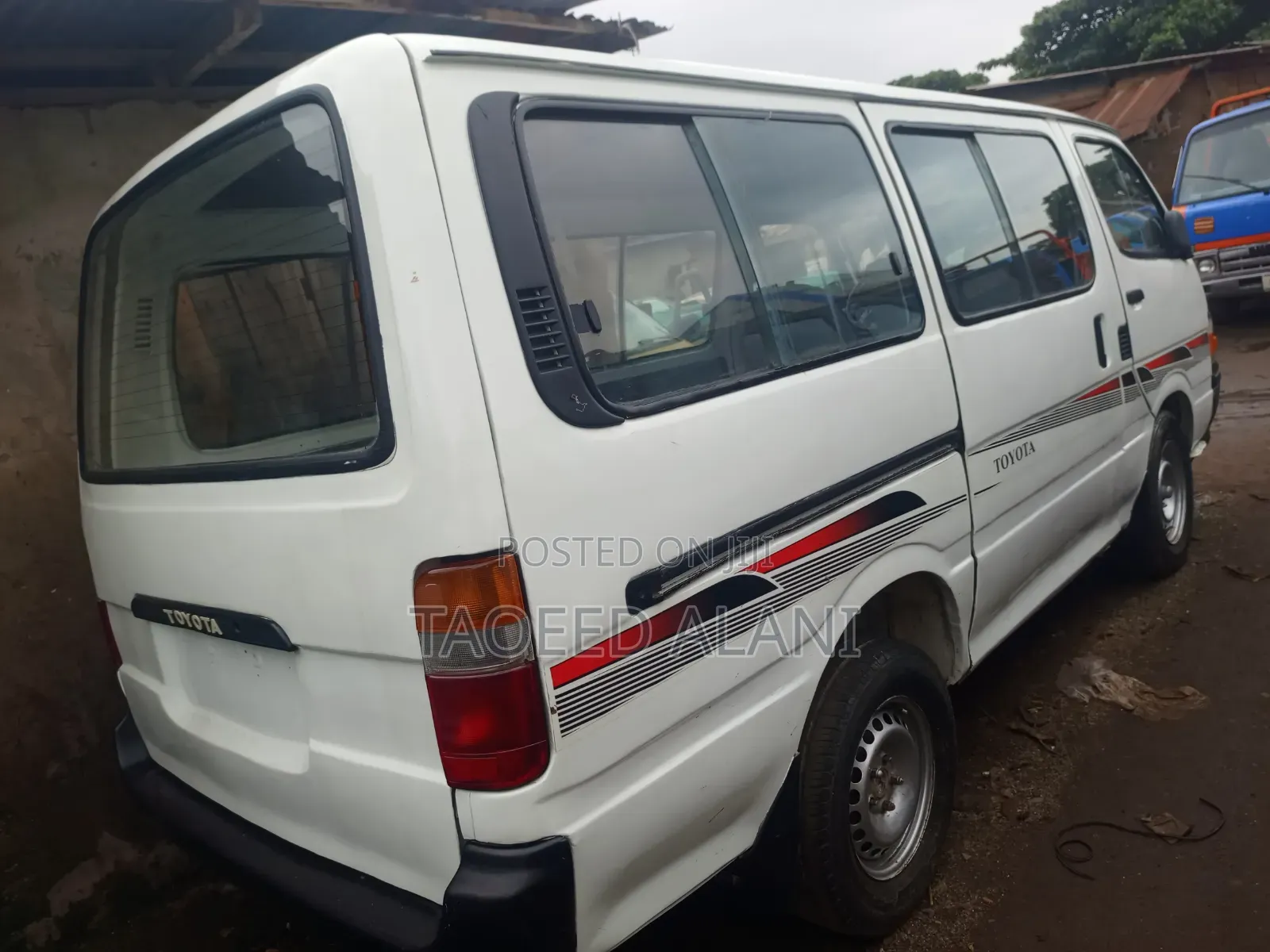 Toyota HiAce 1998 White