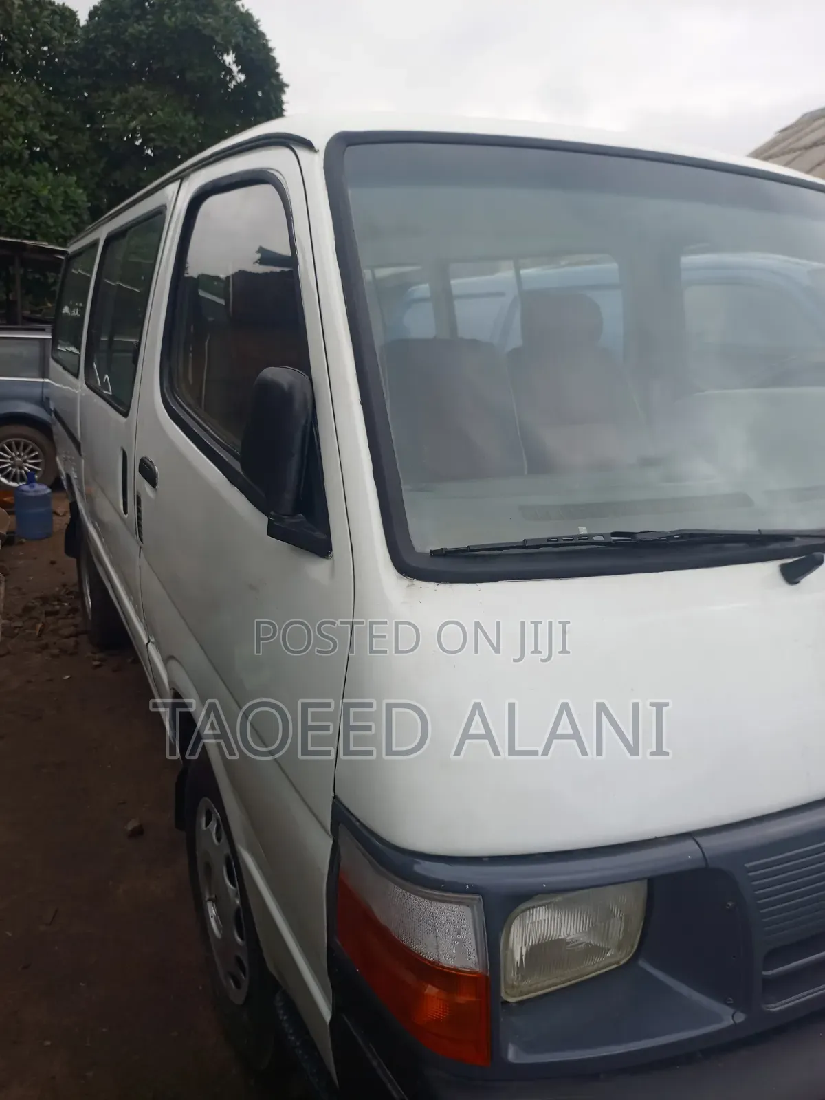 Toyota HiAce 1999 White