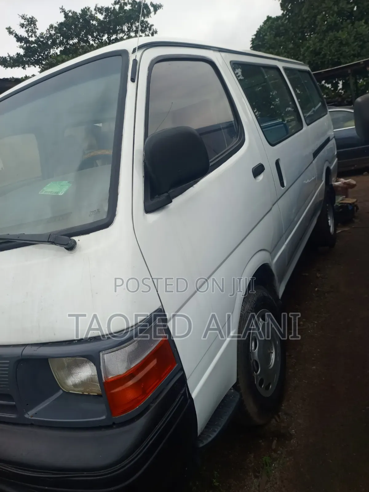 Toyota HiAce 1999 White