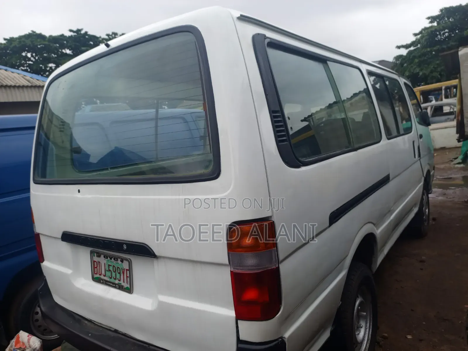 Toyota HiAce 1999 White