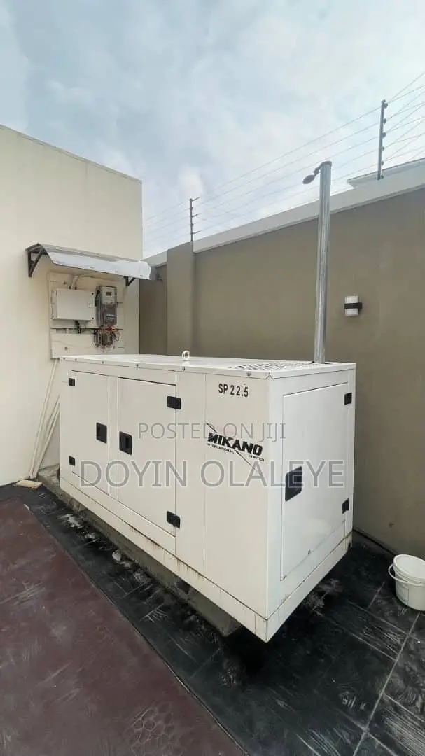 4bdrm Duplex in Chevron for sale