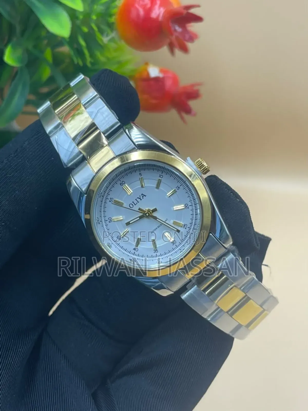 Oliya Round Face Stainless Steel Female Wrist Watch