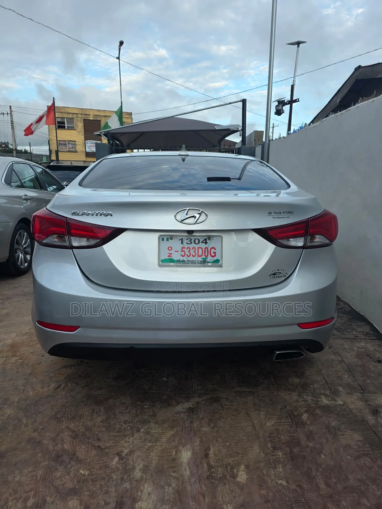 Hyundai Elantra Limited 4dr Sedan (1.8L 4cyl 6A) 2014 Silver