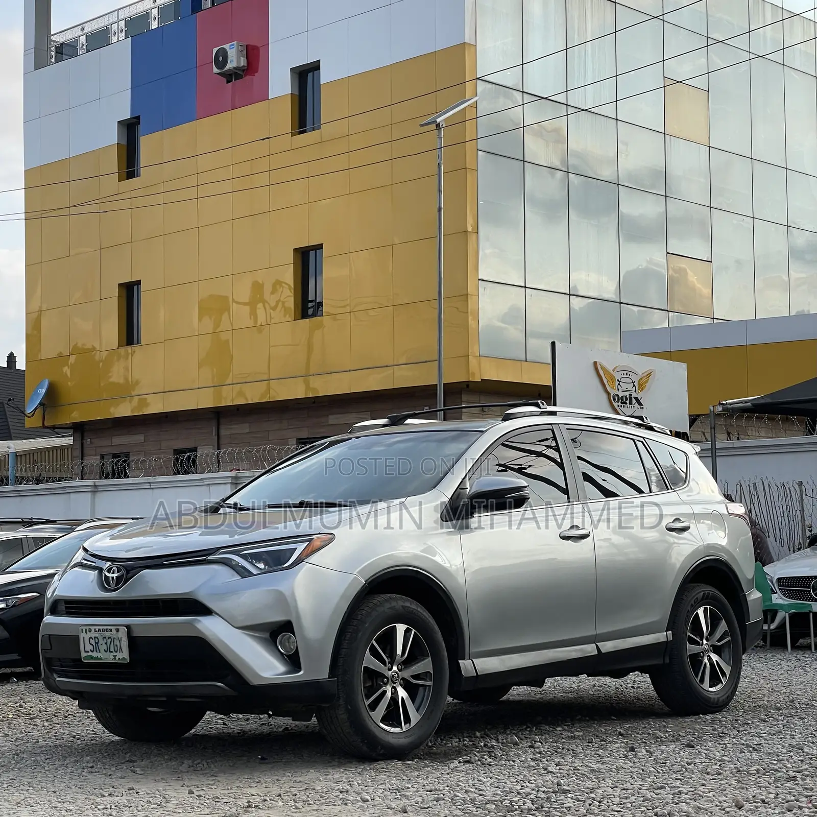 Toyota RAV4 XLE AWD (2.5L 4cyl 6A) 2016 Silver
