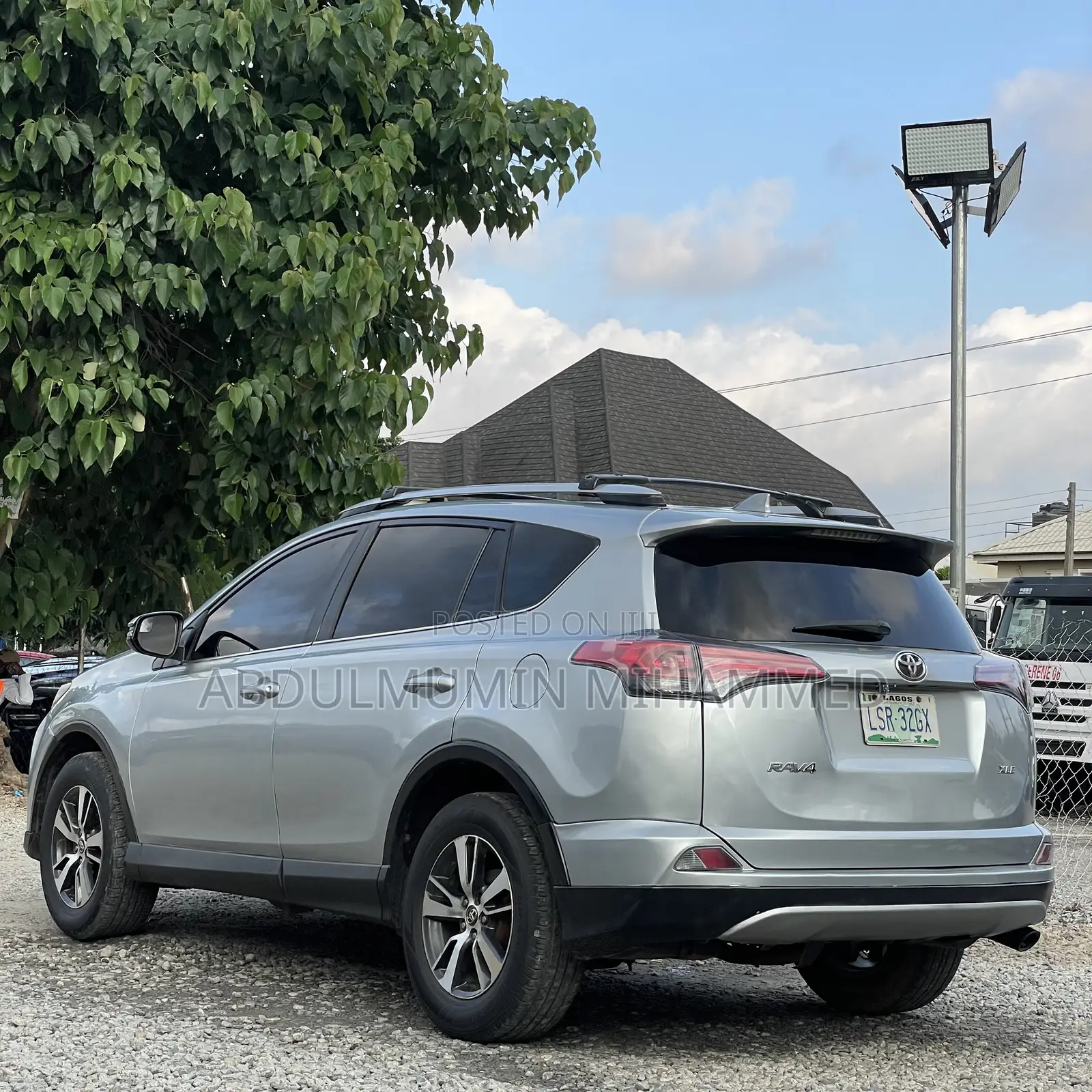 Toyota RAV4 XLE AWD (2.5L 4cyl 6A) 2016 Silver